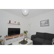 City-Center 4-Bed House & Free Parking, Steps from ICC and New Street Station