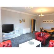 City Centre 2 bedroom apt, close to M8 & Tourist Attractions