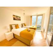 City Centre Apartment with Private Balcony, Free Parking, Fast Wifi and SmartTV with Netflix by Yoko Property