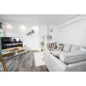 City Centre Two Bedroom Luxury Apartment - 4 Beds - Parking - Rated Exceptional