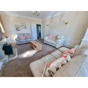 City SuperHost - Peaceful Home in Salford