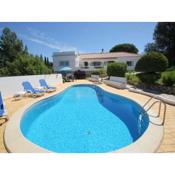 Classic Albufeira Villa - Casa Bella - Private Pool - 4 Bedrooms - Short Walk to Restaurant
