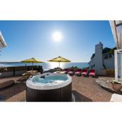 Coast View - 5 bedrooms with hot tub & sea views