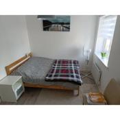 Comfortable room in Yeovil near A303 exit & Football Club