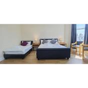 Comfy 2 bedroom Apt in central location, Newly Refurbished