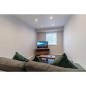 Contemporary 1 Bedroom Apartment in Liverpool