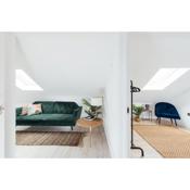 Contemporary 1 Bedroom Loft in Ilford, London