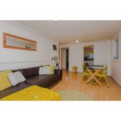 Contemporary 1Bedroom Flat in Camberwell Oval