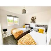 Contractor House - Free Parking - Garden - CMK by Comfy Workers