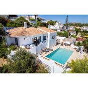 CoolHouses Algarve, Luz, 3 Bed villa, 1 bed studio, heated pool & jacuzzi, sea views, Casa Pequena