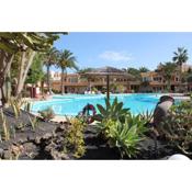 Corralejo Dunes Apartment Papaya with Pool & Wifi- Only 300m to the Beach by Holidays Home