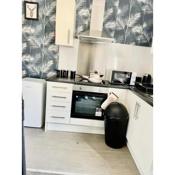 Cosy 1 Bed Budget Apartment Near Blackpool City Centre 2