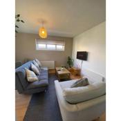 Cosy 1 Bedroom House in Milton Keynes by HP Accommodation - WiFi and Netflix