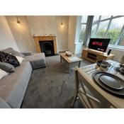 Cosy 2 Bedroom Apartment By Rockman Stays Southend on Sea Overlooking Park & Close To Beach