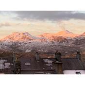 Cosy cottage in picturesque Snowdonia with stunning views of the Moelwyn mountains