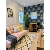 Cosy, modern 1-bed apartment in Bath's iconic centre