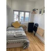 Cosy Self Contained Apartment with private bathroom 10 mins to Wembley Stadium