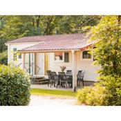 Cozy chalet with covered terrace in a holiday park on the Leukermeer