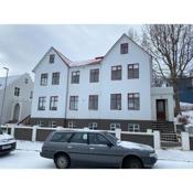 Day Dream Central Akureyri Two Bedroom Apartment