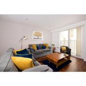Deluxe 3-Bedroom Spacious City Centre Apartment