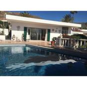 Detached villa, private pool only 10 minutes to beaches