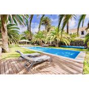 Detached Villa with garden, heated and private pool, sea view, parking