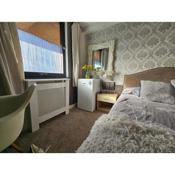 Double Bed in Duplex close to Big Ben & London Eye