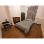 DoubleBed Near Manchester Ctr Room 1