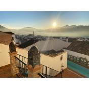 Eagles Nest - Massive townhouse with Pool with outstanding views