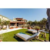 Elia Luxury House - Mani's Garden Retreat