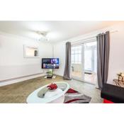 Elite 2 Bedroom House in Chadwell Heath/ Romford with Free Wifi and Parking upto 4 guests