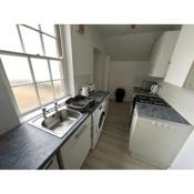 Entire One Bedroom Flat, 5