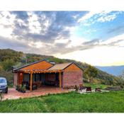 eşsiz doğa manzarasında jakuzi keyfi sunan dağ evi