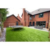 Exclusive 5 Bed Family House in Village Location
