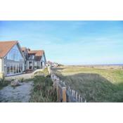 Exclusive Beachfront Holiday Home in Thorpeness