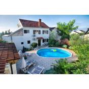 Family friendly apartments with a swimming pool Milna, Brac - 18051