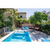Family friendly apartments with a swimming pool Sutivan, Brac - 16593