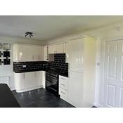 Family friendly detached 2 bed home, Loch Lomond