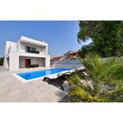 Family friendly house with a swimming pool Bibinje, Zadar - 17020