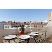 FLH Porto Spacious Apartment with Balcony