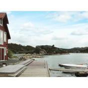 Four-Bedroom Holiday home in Urangsvåg