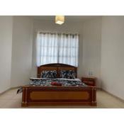 Furnished room in a villa in town center. With private bathroom