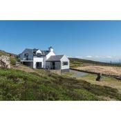 Goferydd, South Stack, Anglesey, 4 bed luxury home, hot tub, dog friendly