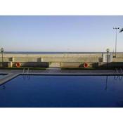Goldhome - Seafront apartment with pool, BBQ, WIFI