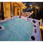 Gower Villa Luxury Cottage, 2 bedroom en-suite with Hot Tub