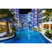 Grand Avenue Pattaya - Pool-view Suite, 55sqm