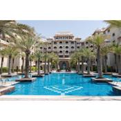 Grandeur Resort on Palm I Close to Zaabeel Hotel I Private Beach and Pool