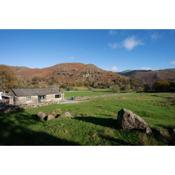 Grasmere Cottage with Stunnng Views by LetMeStay