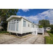 Great Caravan With Decking Southview Holiday Park In Skegness Ref 33002v