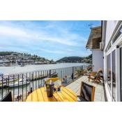 Harbourside 3 - Luxury Riverside Apartment
